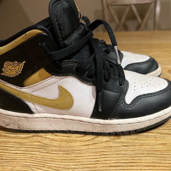 Nike Air Jordans kids - Picture 2 of 5